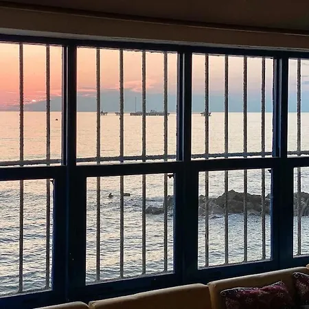 Prázdninový dům Seafront Isolated Unique House Alanya