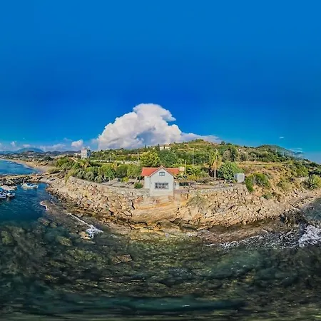 Prázdninový dům Seafront Isolated Unique House Alanya