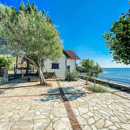Seafront Isolated Unique House Prázdninový dům Alanya