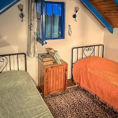 Seafront Isolated Unique House * 阿拉尼亚
